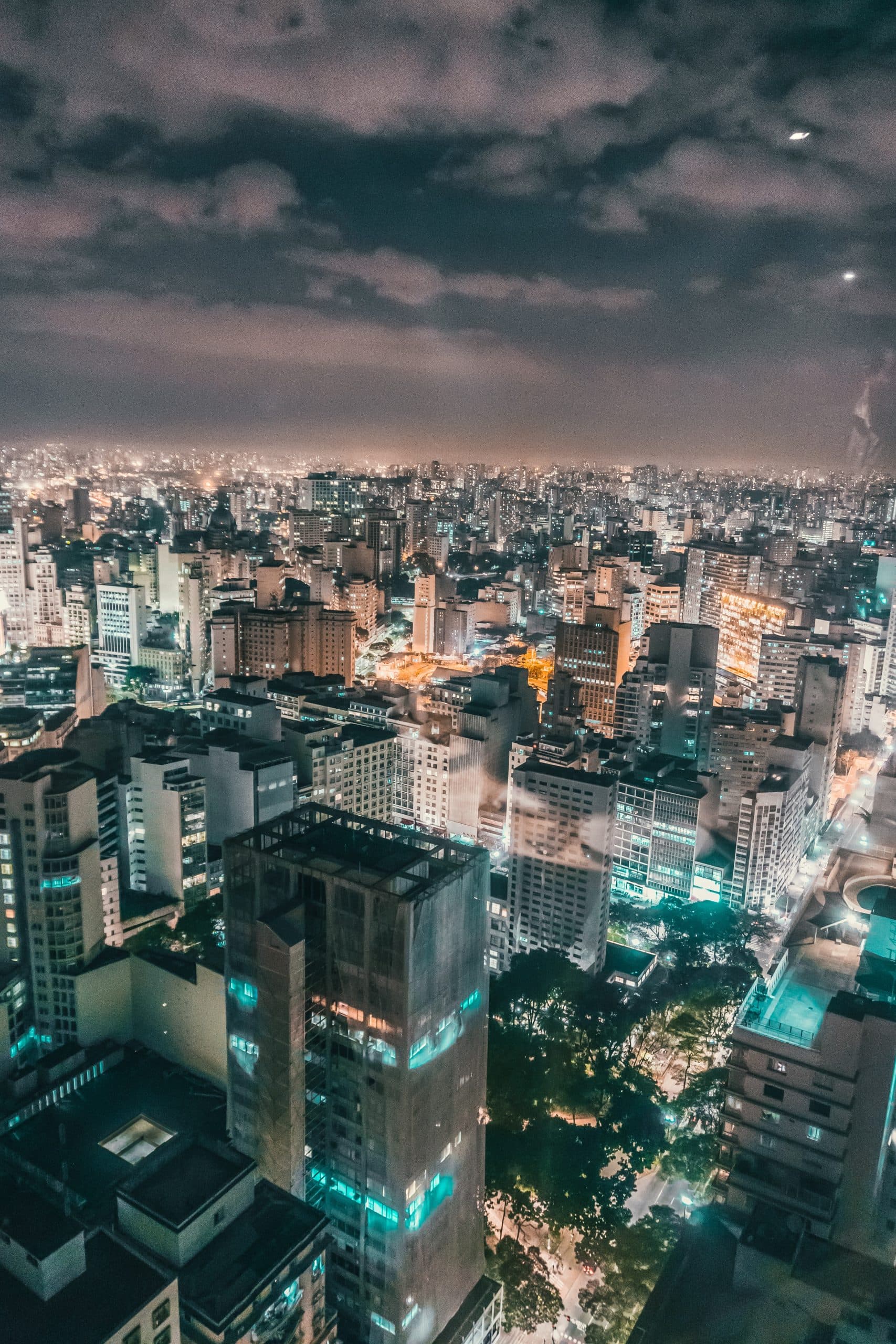 Foto di Kaique Rocha: https://www.pexels.com/it-it/foto/fotografia-aerea-del-grattacielo-434194/
